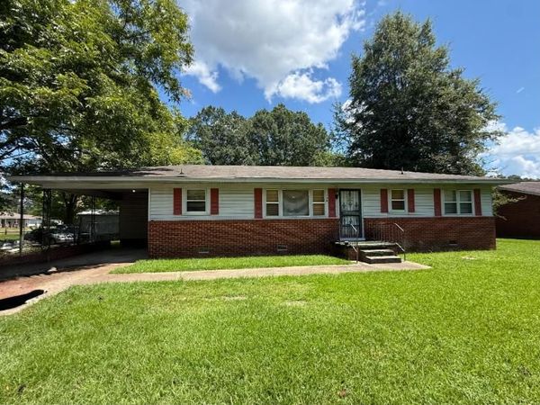134 Buchanan Ave., Nettleton, MS 38858