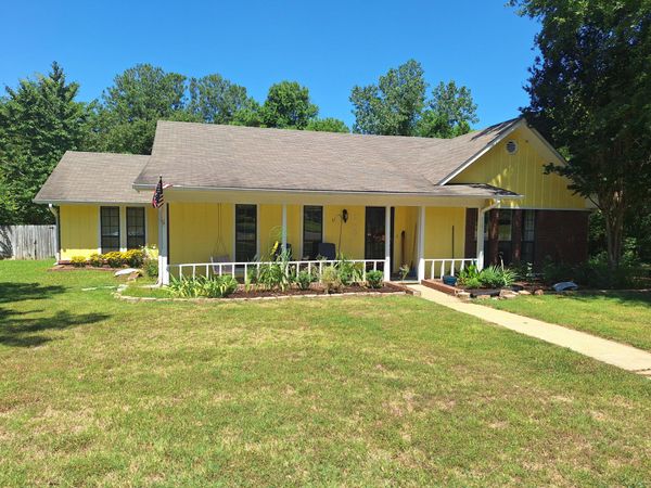 2100 Bob White Dr., Tupelo, MS 38801