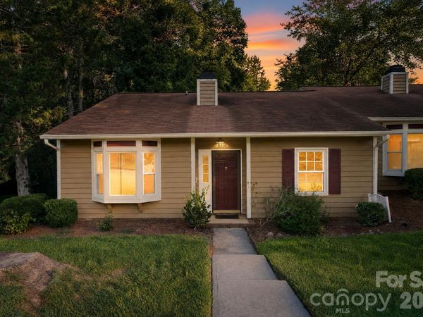 8316 Summerglen Circle , Charlotte, NC 28227
