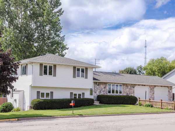 1100 N Johns Street, Dodgeville, WI 53533