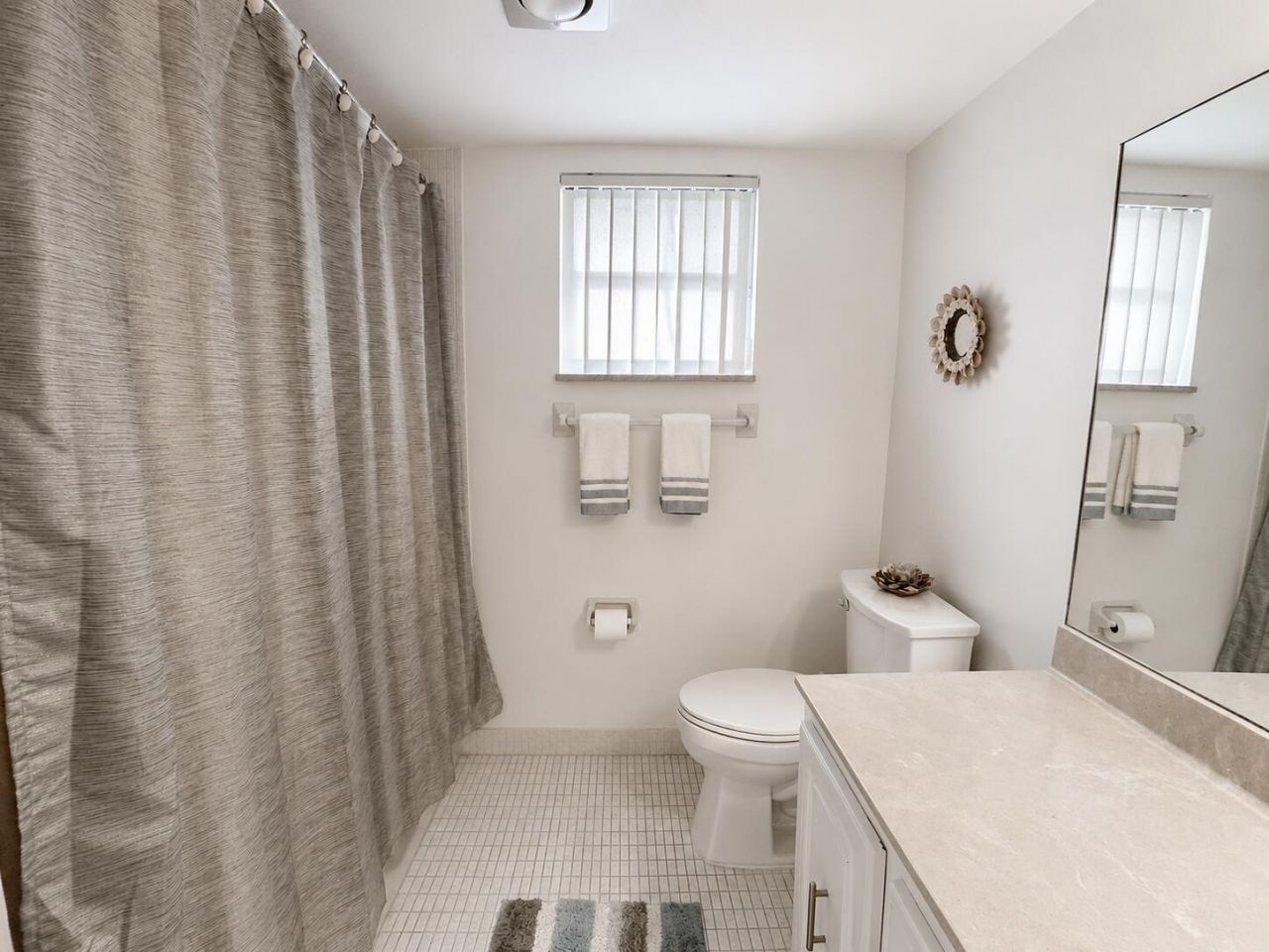 27 Colonial Club Drive, Unit 105, Boynton Beach, FL 33435 Photo