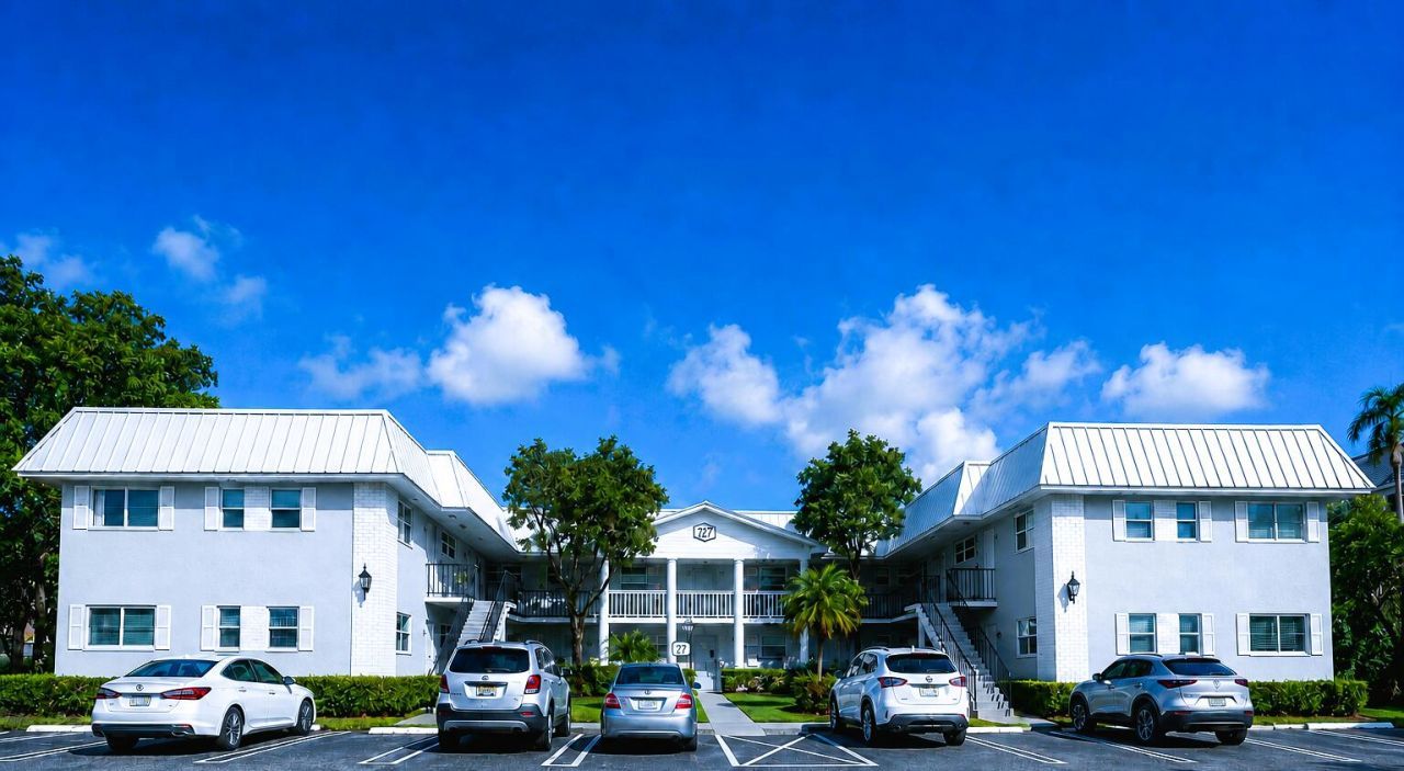 27 Colonial Club Drive, Unit 105, Boynton Beach, FL 33435 Photo