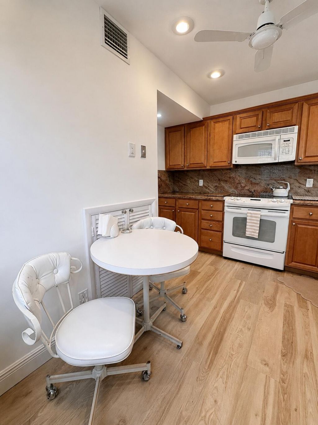 27 Colonial Club Drive, Unit 105, Boynton Beach, FL 33435 Photo