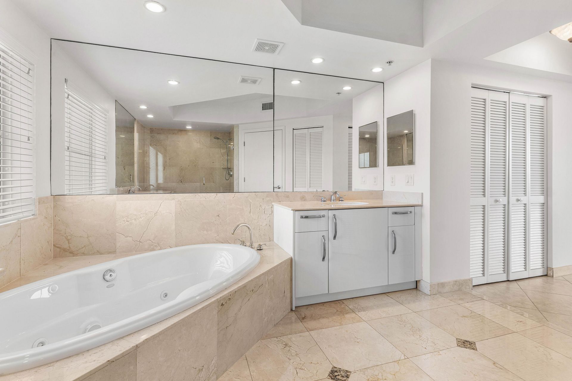 2051 SE 3rd Street, Unit 307, Deerfield Beach, FL 33441 Photo