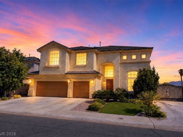 6800 Fruit Flower Avenue, Las Vegas, NV 89130