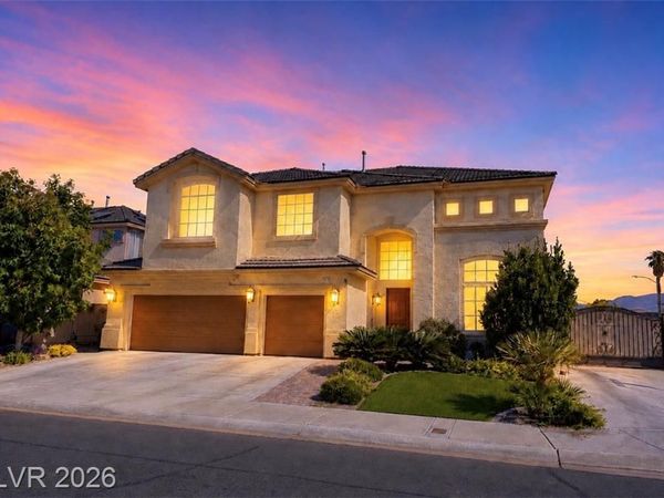 6800 Fruit Flower Avenue, Las Vegas, NV 89130