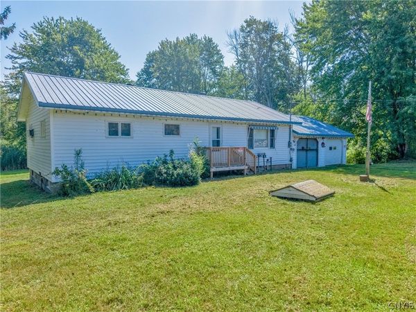 48 Parkhurst Road, Oswego, NY 13126