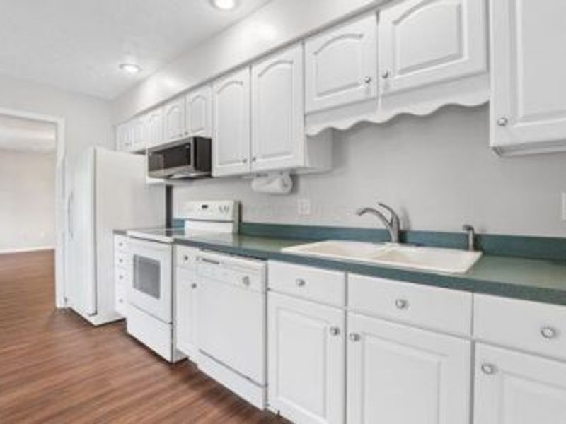 384 Bishop Drive, London, OH 43140 Photo 11