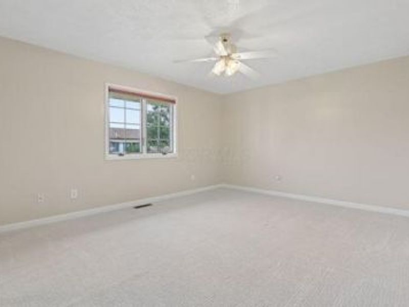 384 Bishop Drive, London, OH 43140 Photo 14