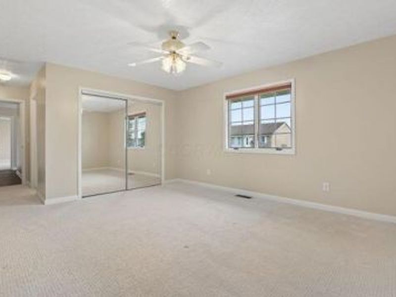 384 Bishop Drive, London, OH 43140 Photo 15