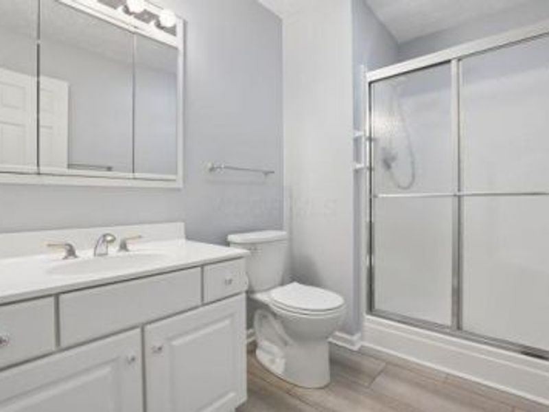 384 Bishop Drive, London, OH 43140 Photo 17