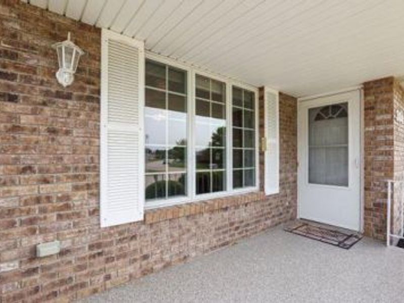 384 Bishop Drive, London, OH 43140 Photo 3