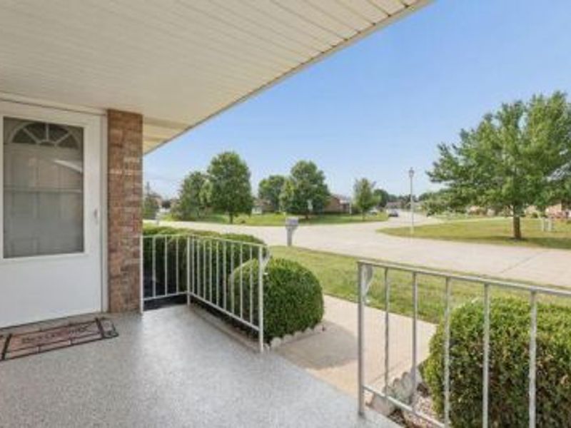 384 Bishop Drive, London, OH 43140 Photo 4