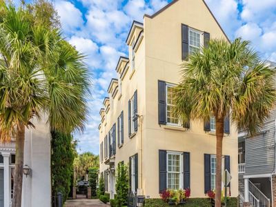 44 Wentworth Street, Charleston, SC 29401