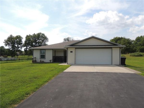 130 NW 181st Road, Warrensburg, MO 64093