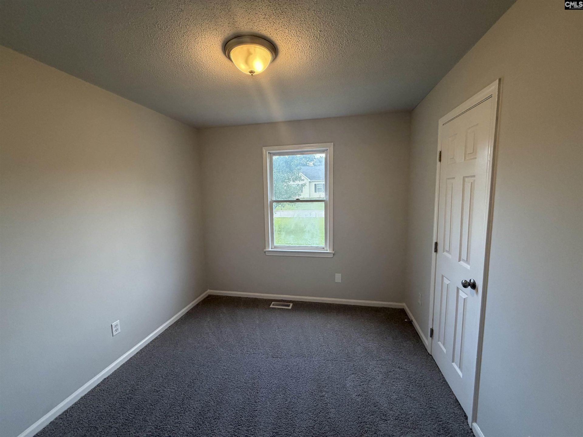 127 Toucan Way Photo 4