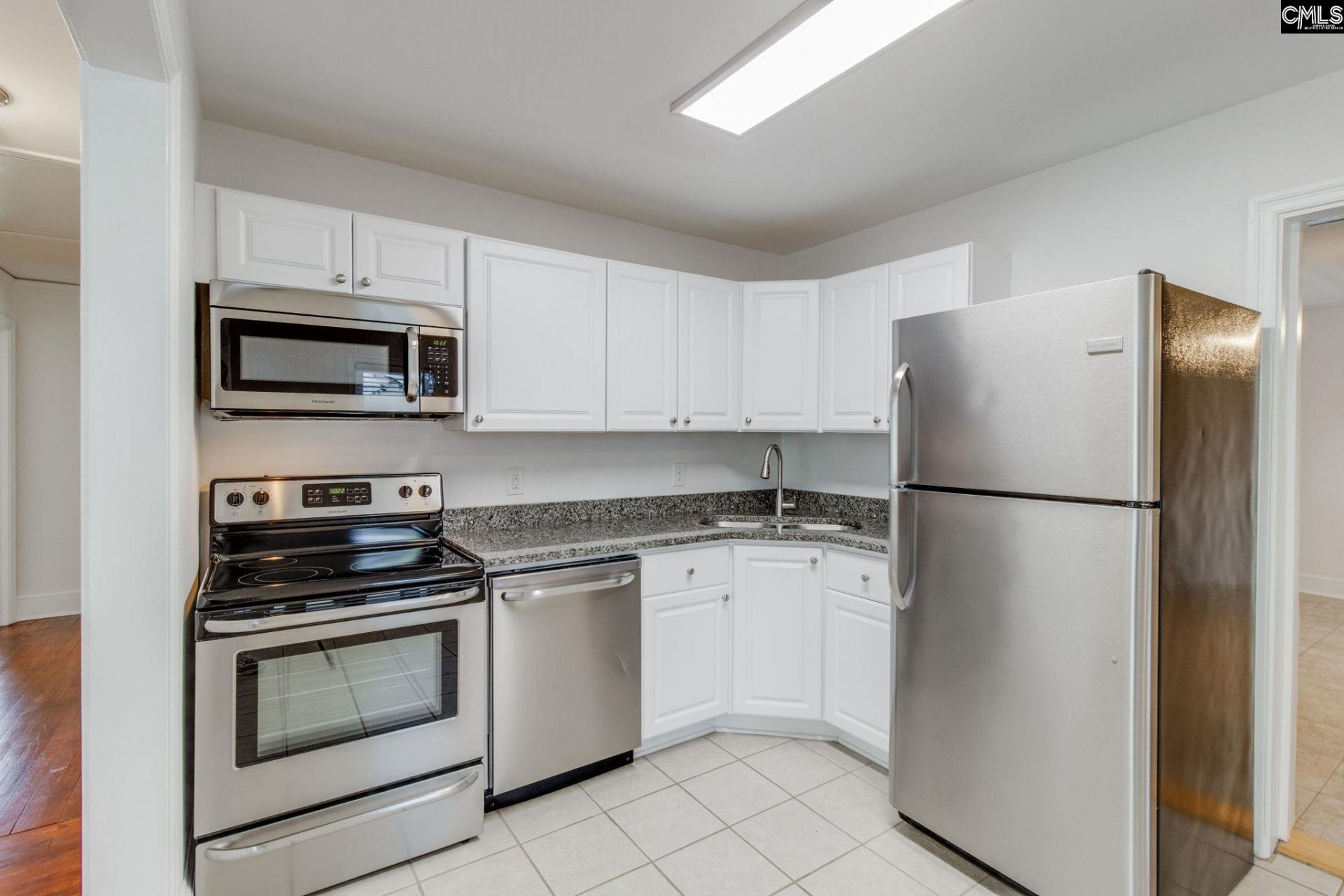 1121 Hancock Street  Photo 8