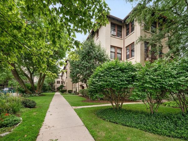 949 Lake Street , Unit 1F, Oak Park, IL 60301