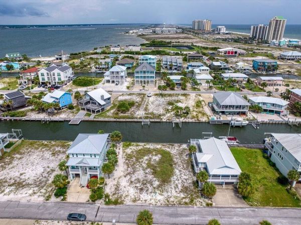 1422 Homeport Drive, Navarre, FL 32566