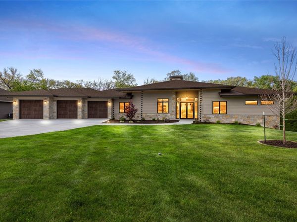 215 Northridge , Kalona, IA 52247