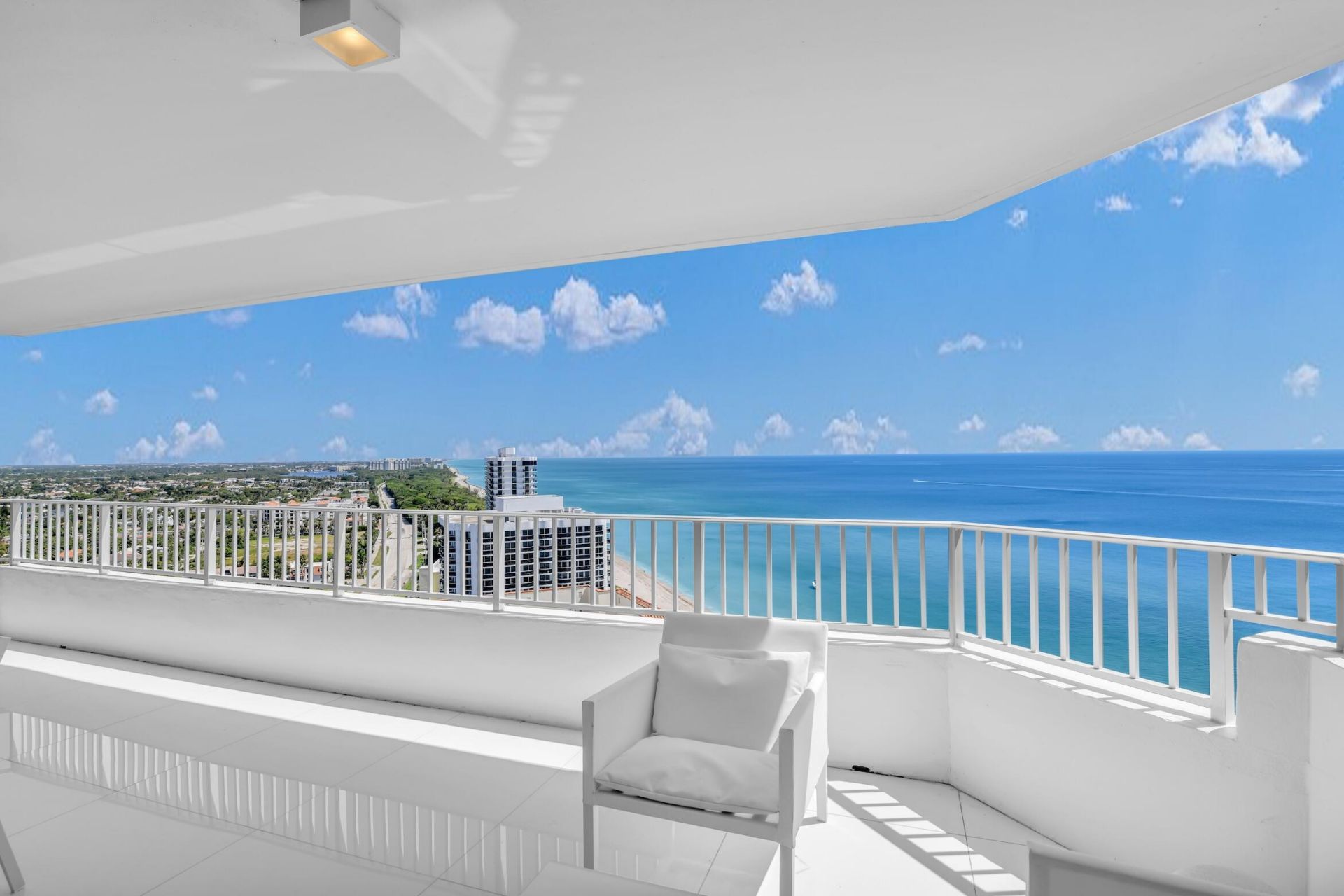 500 S Ocean Boulevard, Unit 2207, Boca Raton, FL 33432 Photo