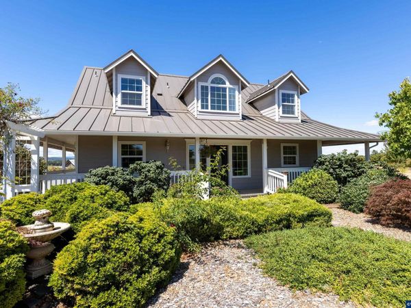 27434 Sanborn Ln, Junction City, OR 97448