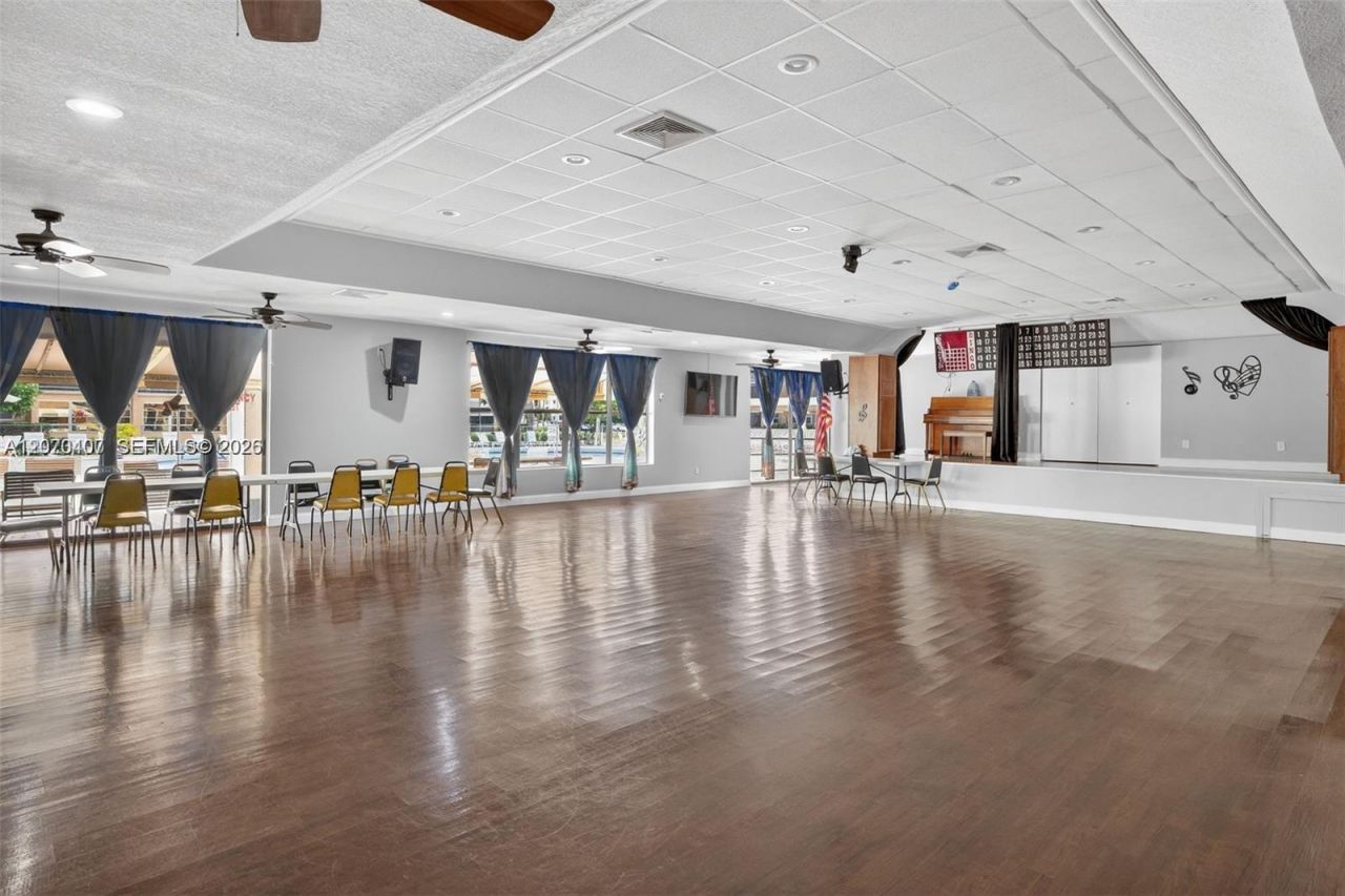2860 Somerset Dr, Unit 400K, Lauderdale Lakes, FL 33311 Photo