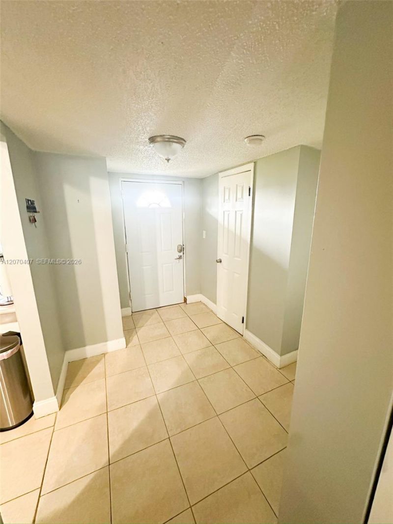 2860 Somerset Dr, Unit 400K, Lauderdale Lakes, FL 33311 Photo