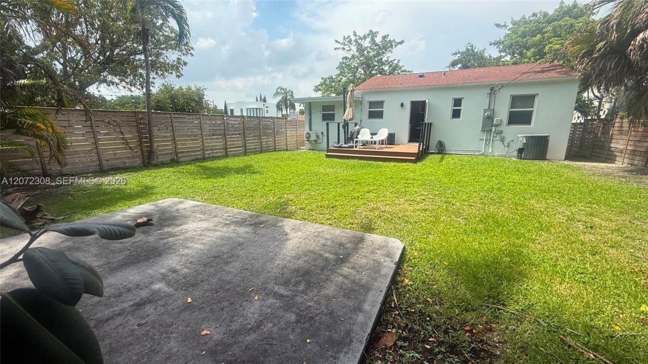 52 NE 51st St, Miami, FL 33137 Photo