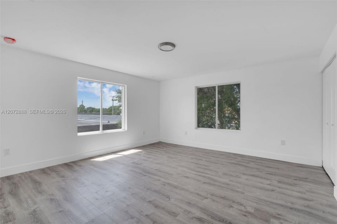 1629 NW 40th St , Miami, FL 33142 Photo