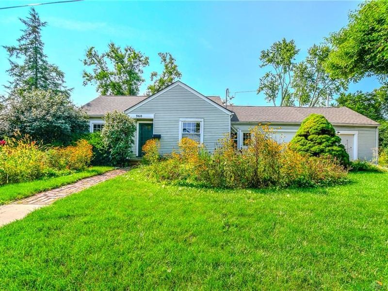 960 East Drive, Kettering, OH 45419 Photo 5