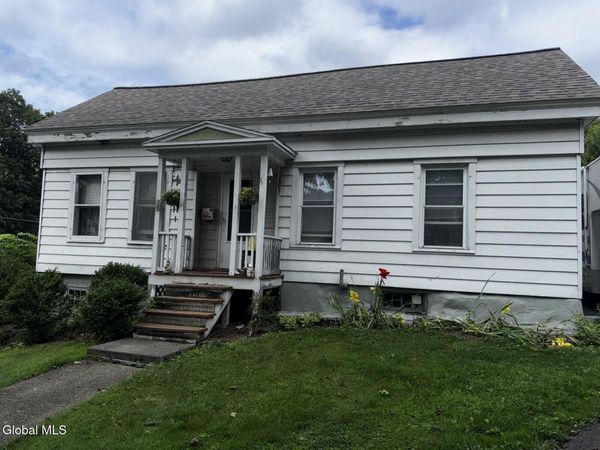 25 River Street, Chatham, NY 12037