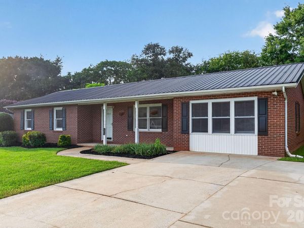 2504 Ashford Drive , Newton, NC 28658
