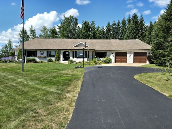 5760 S Scenic DR, Sault Ste Marie, MI 49783