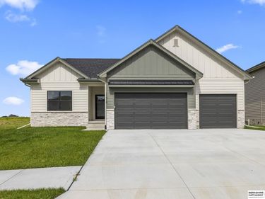11016 S 218th Street, Gretna, NE 68028