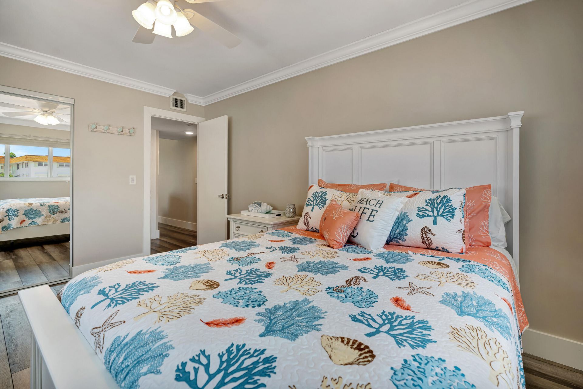110 Shore Court, Unit 201, North Palm Beach, FL 33408 Photo