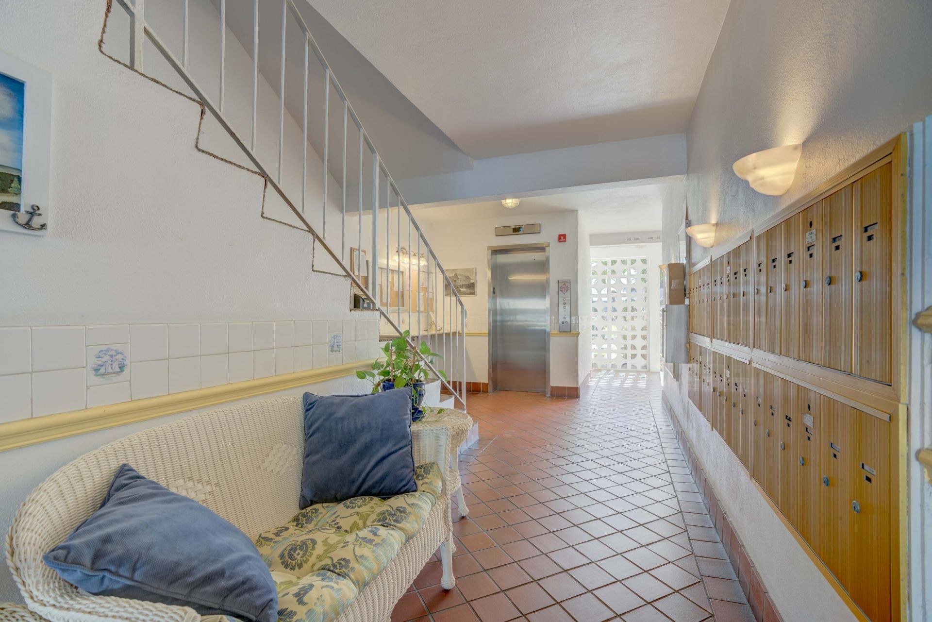 110 Shore Court, Unit 201, North Palm Beach, FL 33408 Photo