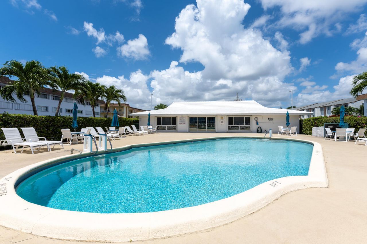 110 Shore Court, Unit 201, North Palm Beach, FL 33408 Photo
