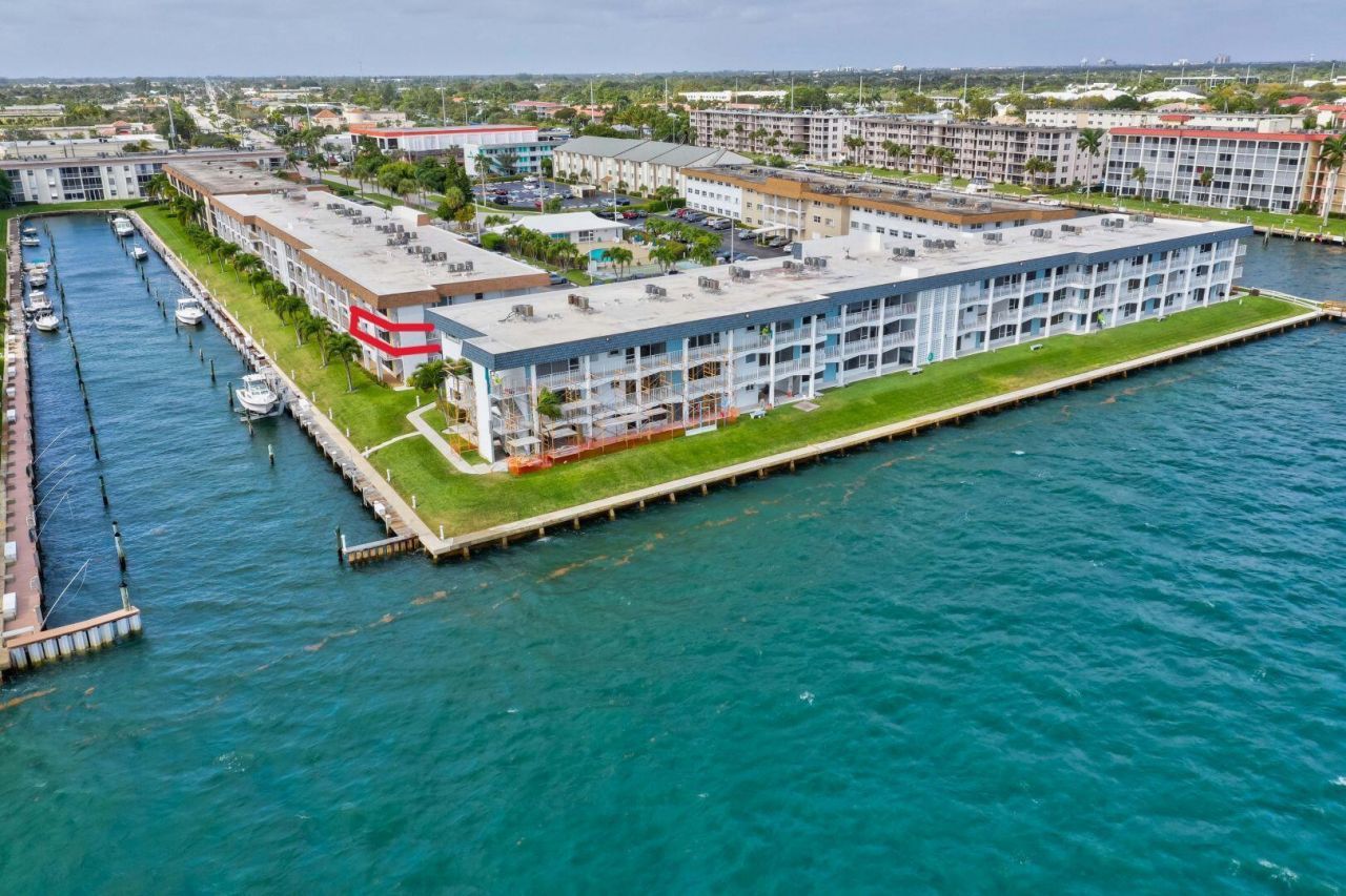 110 Shore Court, Unit 201, North Palm Beach, FL 33408 Photo