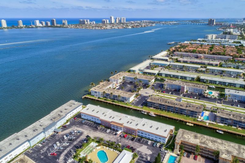 110 Shore Court, Unit 201, North Palm Beach, FL 33408 Photo