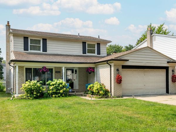 19922 Parkside Street, St Clair Shores, Mi 48080