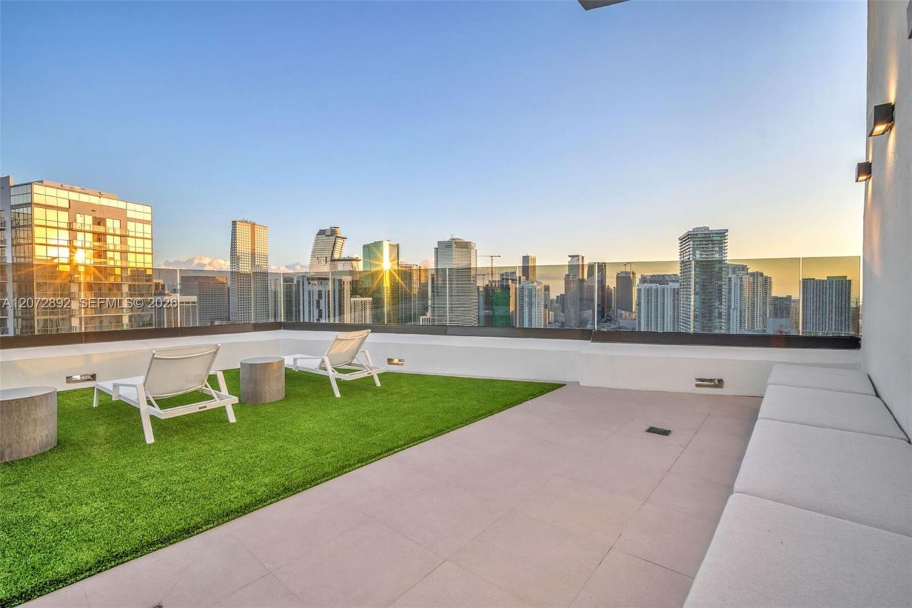 225 N Miami Ave, Unit 210, Miami, FL 33128 Photo