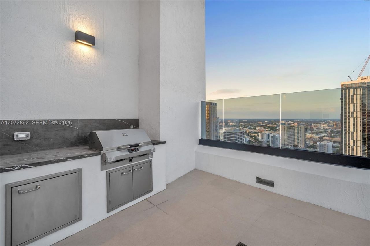 225 N Miami Ave, Unit 210, Miami, FL 33128 Photo