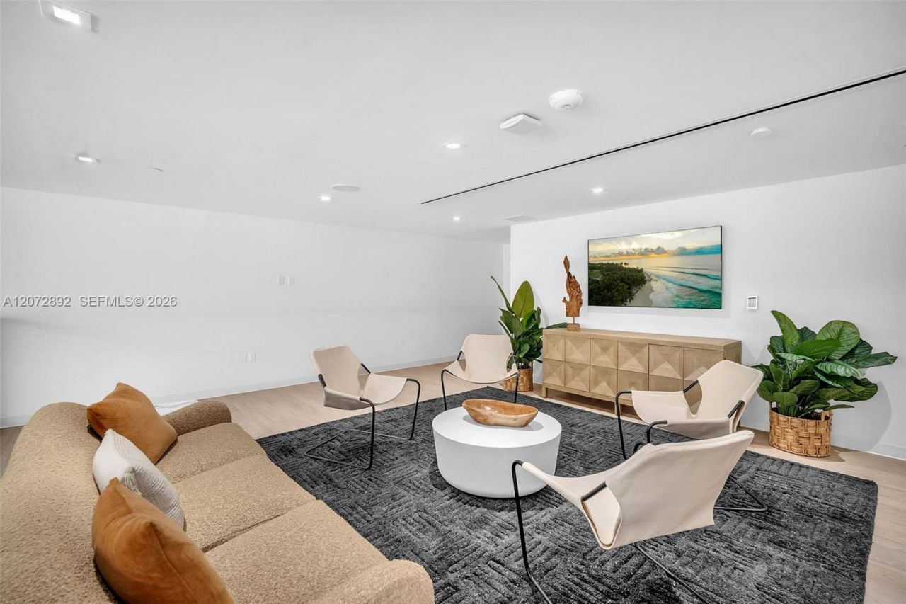 225 N Miami Ave, Unit 210, Miami, FL 33128 Photo