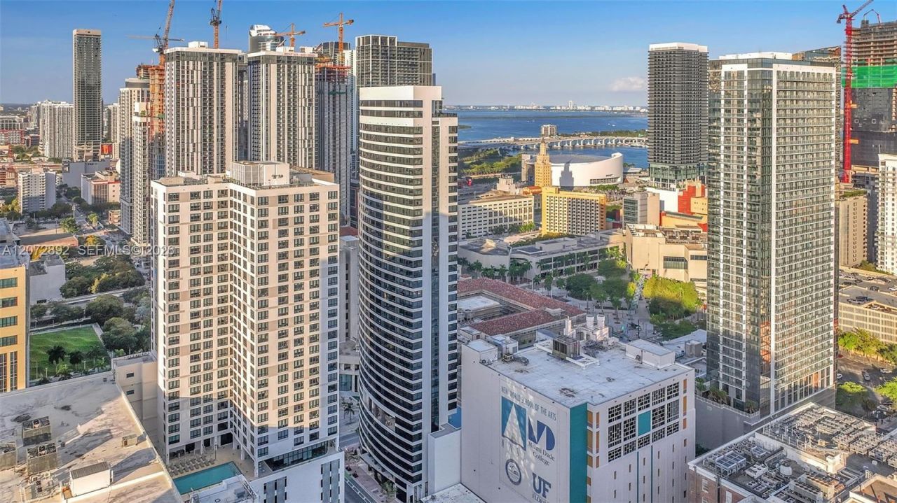 225 N Miami Ave, Unit 210, Miami, FL 33128 Photo