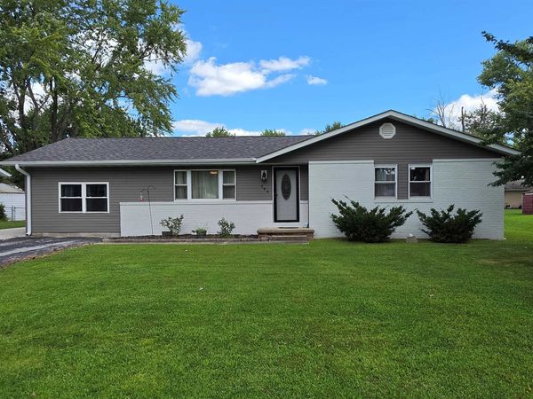 346 Woodland Drive , Salem, IL 62881