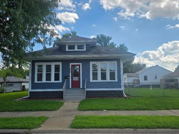 345 7th Avenue North , Clinton, IA 52732