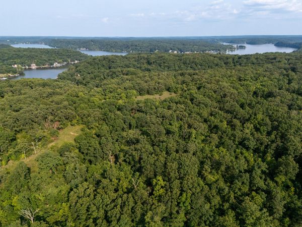 000 Sandy Road , Edwards, MO 65326