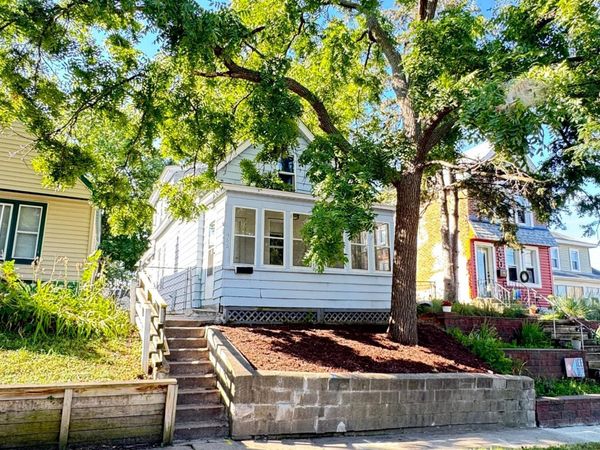 486 Lawson Avenue W, Saint Paul, MN 55117