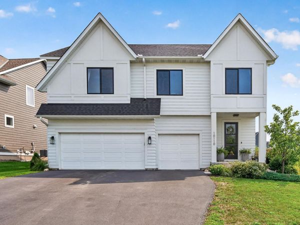 10110 Harvest Trail, Victoria, MN 55318